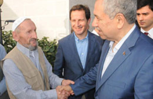 Arınç islam ülkelerine huzur istedi