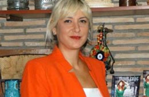 Elvan Ebinç’in ilk romanı çok iddialı