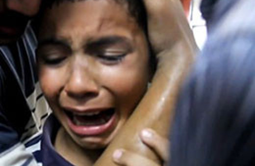 Annesi katledilen Mısırlı çocuğun feryadı