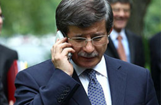 Davutoğlu'ndan kritik telefon görüşmesi