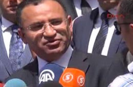 Camide öpüştüler dedi ortalık karıştı!