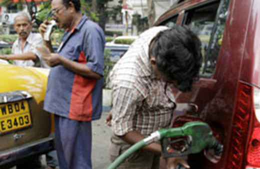 Gece benzin istasyonları kapatılacak