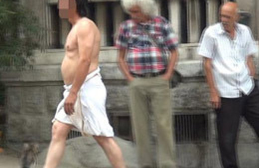 Taksim'de çıplak vatandaş!