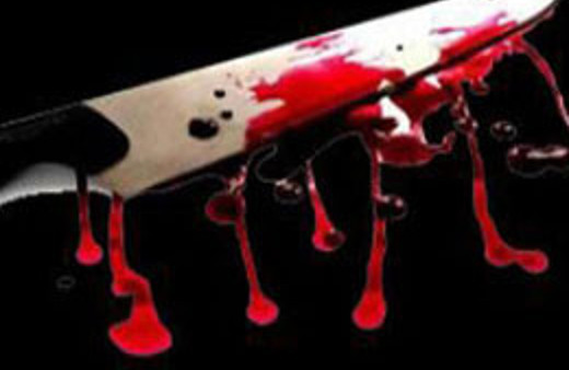 Alman turist cami cemaatine saldırdı