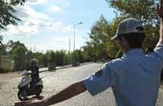 Emniyet motosikletli kuryelerin peşinde 