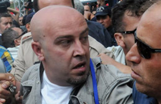 Bekir Bozdağ'a vuran adam dayak yedi