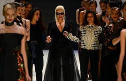 Ajda Pekkan mankenlere taş çıkarttı