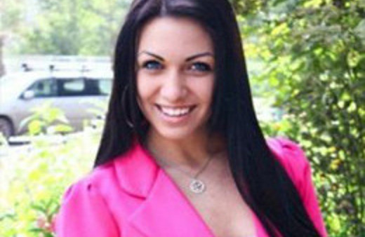 Açık artırmayla bekaretini sattı