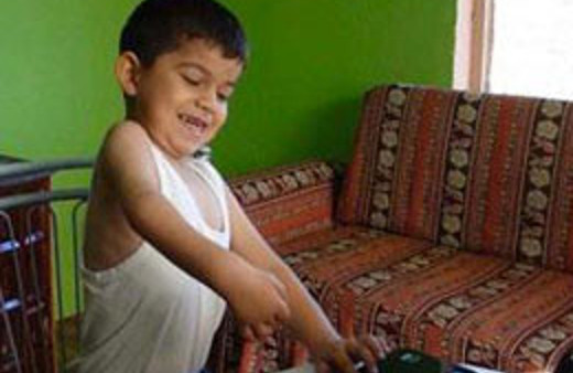 Kolu iyileşince kalem tutacak!