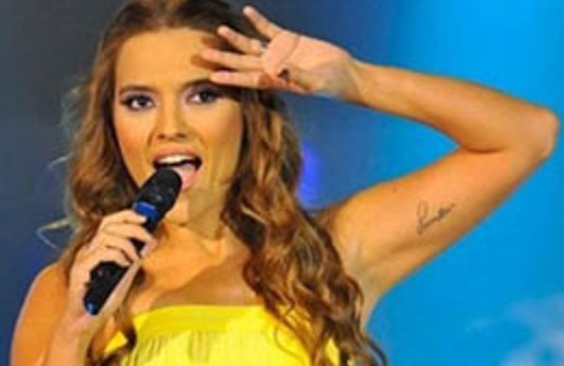 Demet Akalın kabus gibi bir gece geçirdi!