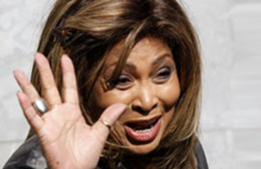 Ünlü şarkıcı Amerikan vatandaşlığını terk etti