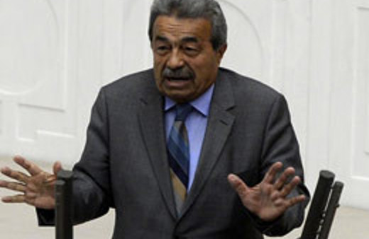 Kamer Genç trafik kazası geçirdi