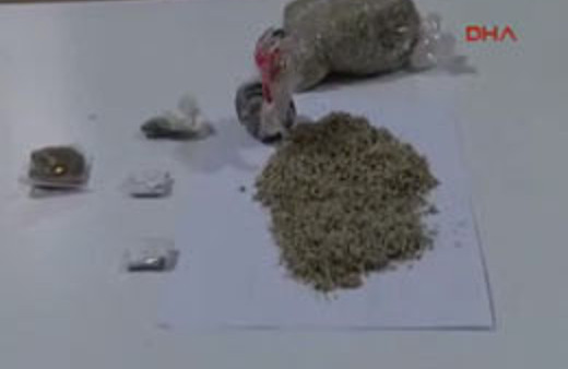 Su borusundan çıkana bak