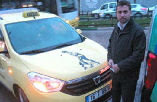 Atatürk çıkartmasına para cezası