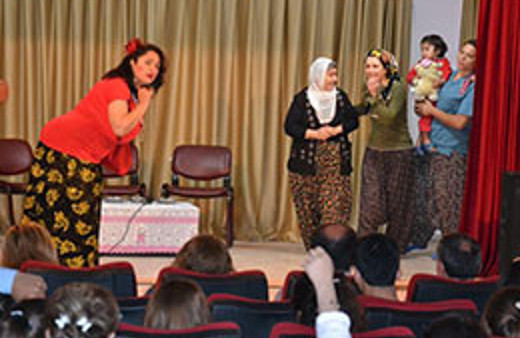 Tiyatrocu kadınlara bakanlık desteği