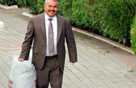 Tahliye edilen başkan böyle ağladı!