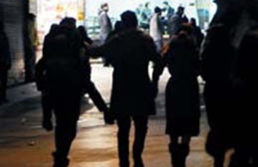 Ünlü isim küfelik oldu