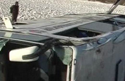 Yolcu otobüsü devrildi yaralılar var