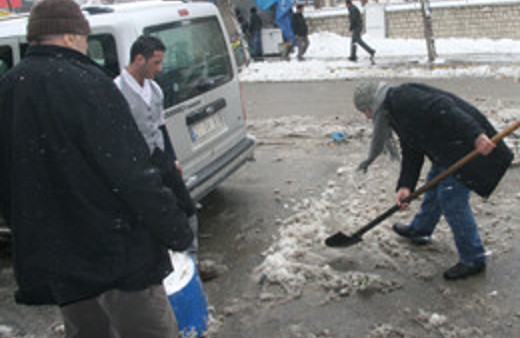 Silvan'da halk kendi işini kendi görüyor