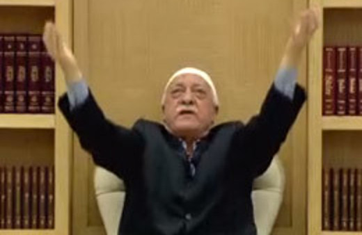 Yeni Akit'ten Fethullah Gülen'e: Erkeksen ona beddua et