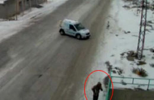 Ezilmekten son anda kurtuldu