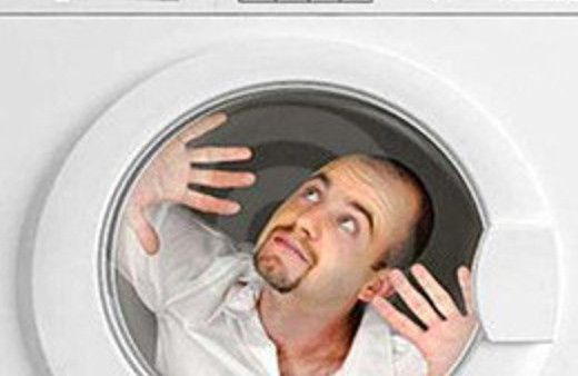 Sevgililerin çıplak saklambaçı kötü bitti