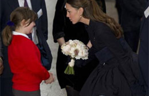 Avusturya ziyaretine mini etek yasağı