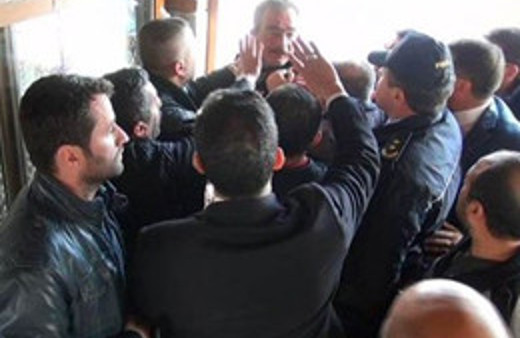 Ayakkabı kutusu gözaltına aldırdı!