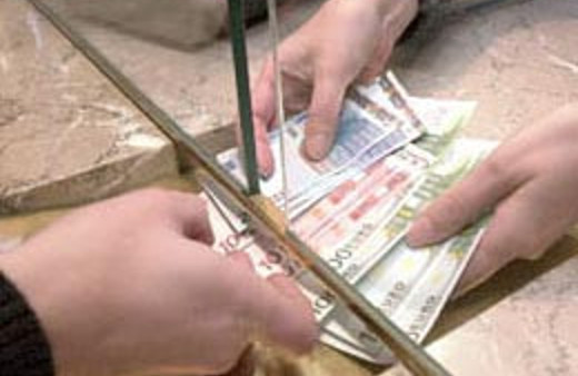 Fitch, 3 Türk bankasının notunu düşürdü