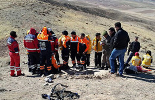 Define avcıları göçük altında kaldı