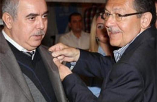 Balıkesir'de MHP'lilere AK Parti rozeti