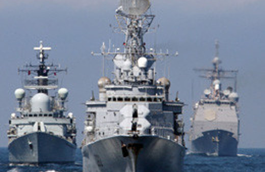 Rus uçakları ABD gemisini taciz etti