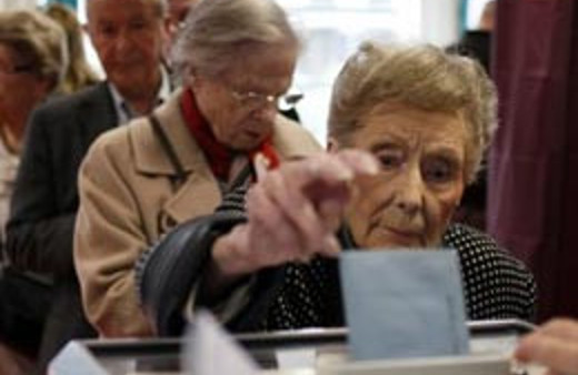 Türkiye gibi onlar da sandık başında