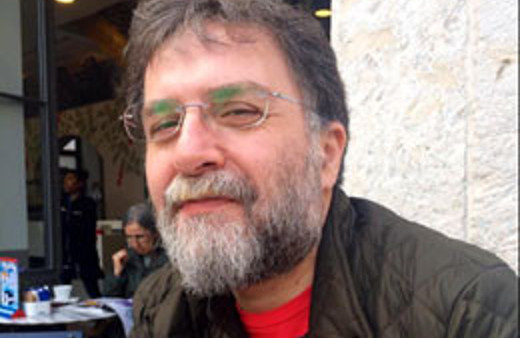 Yeni Akit gazetesiyle dalgasını geçti!