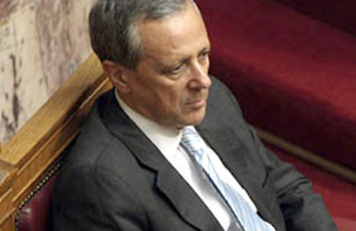 Başbakan'a küfreden bakan istifa etti