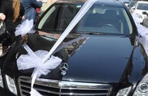 Makam aracı düğün arabası oldu!