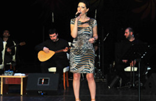 Gülay'dan Tuzlalılar'a Türkü Ziyafeti