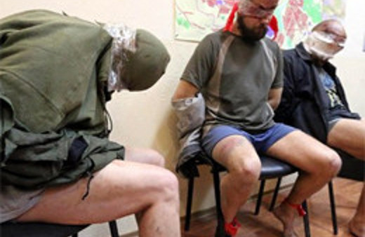 Komandoları bağlayıp alay ettiler!