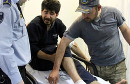 Tekneye çıkardığı vatoz saldırdı