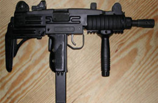 Sınırda suikast silahı ile iki kişi yakalandı