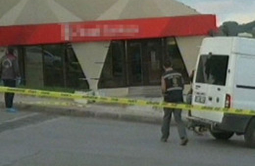 Zekeriyaköy'de soyguncu dehşeti!