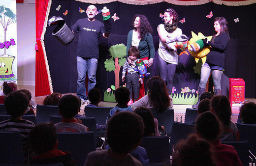 Ataşehir’de Müzikli Kukla Tiyatrosu ile Çocuklar buluştu