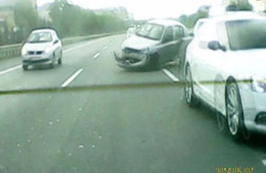 Trafik canavarı kameralara yakalandı!