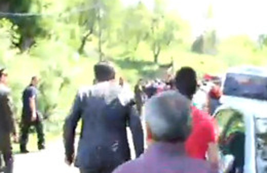 Cenazeye katılan CHP'li vekile tepki!