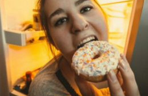 Gece yemek yemek hastalık habercisi