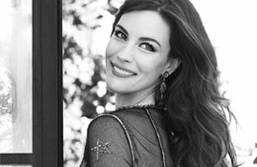 Liv Tyler'ın Red pozları dikkat çekti!