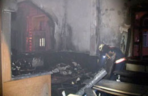 Esenyurt'ta Caferi Camisi kundaklandı