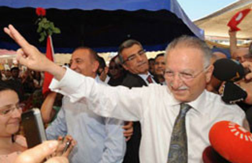 İhsanoğlu'na o cemaatten de destek geldi