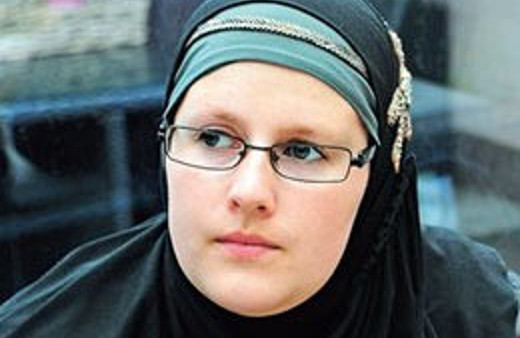 Önce kendi müslüman oldu sonra da...