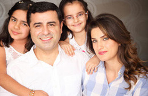 Demirtaş için kamyonla barikat kurdular!